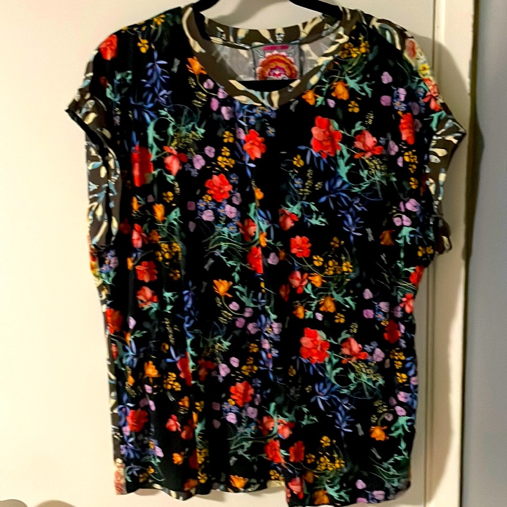 Upscale T shirt